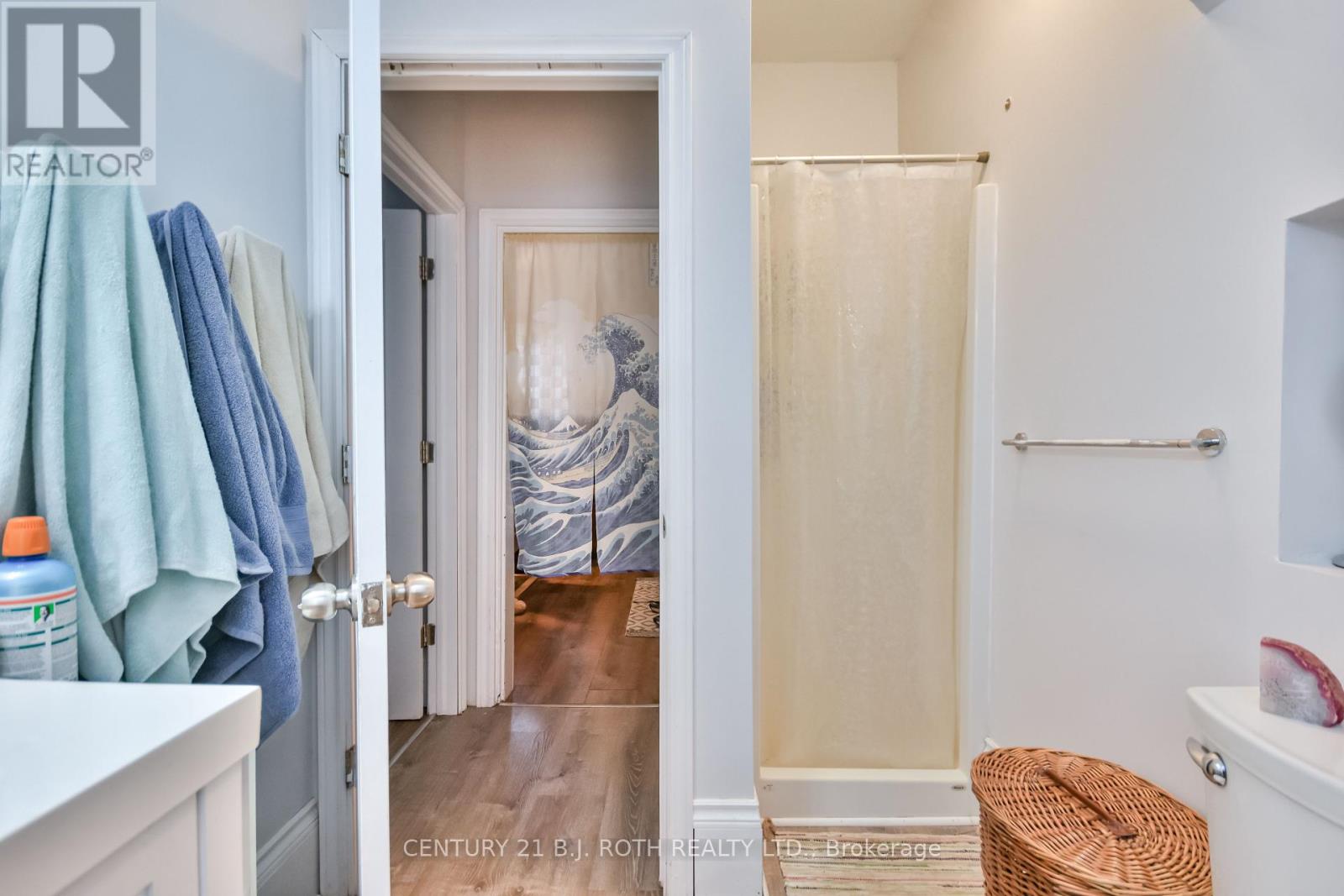 Photo 28 of 57 Penetang Street, Barrie ON