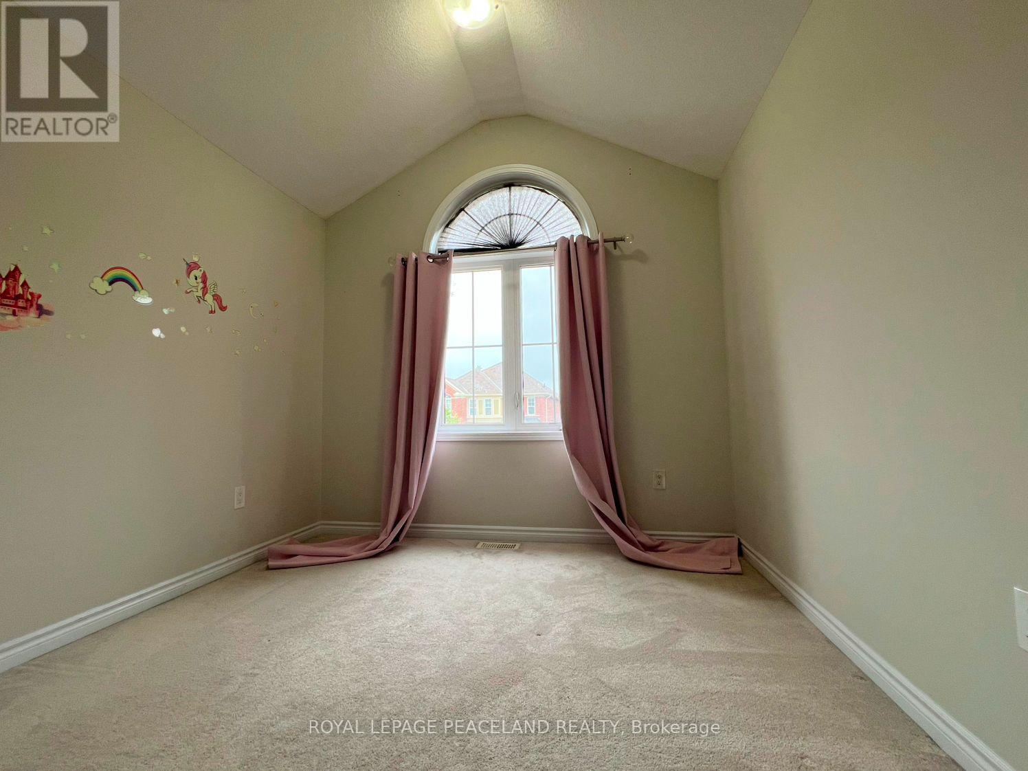 Photo 13 of 27 Leadenhall Road, Brampton ON