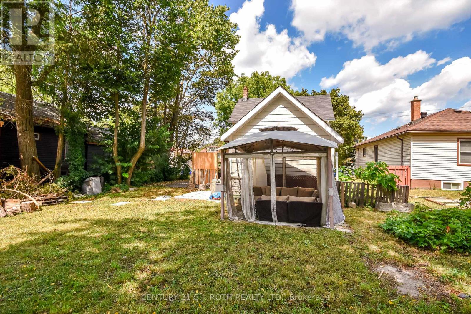 Photo 34 of 57 Penetang Street, Barrie ON