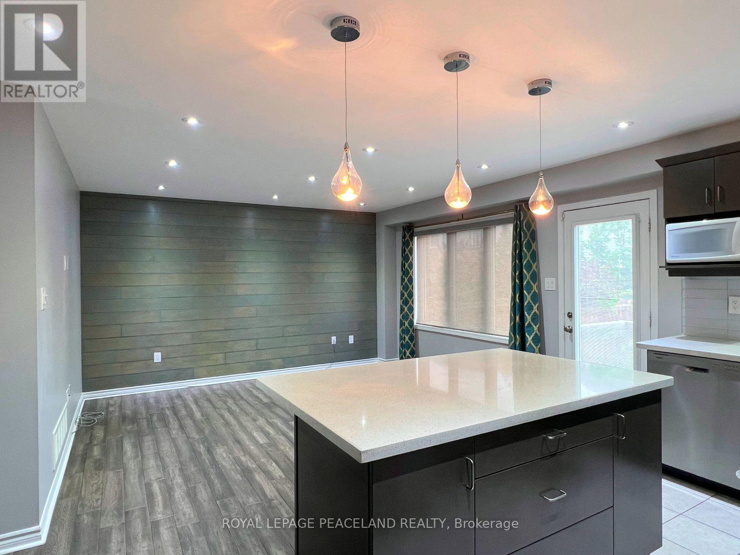 Photo 6 of 27 Leadenhall Road, Brampton ON