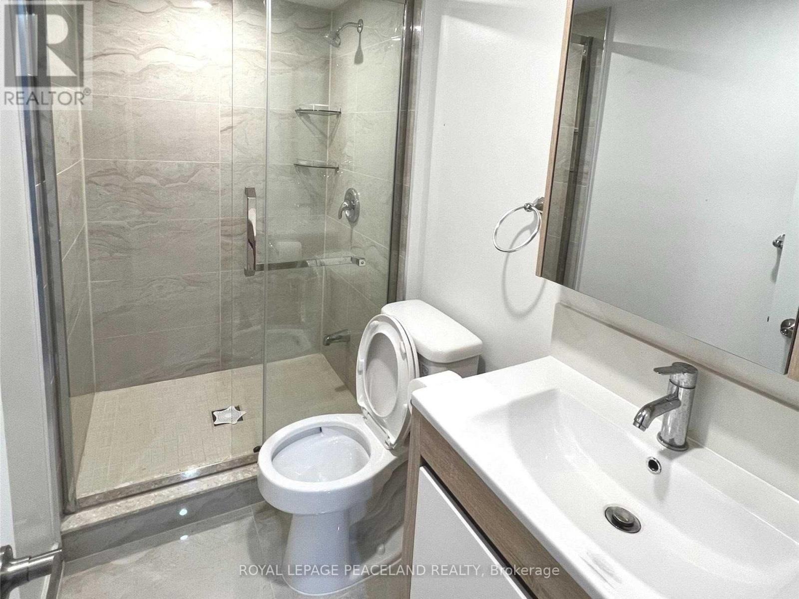 Photo 21 of 27 Leadenhall Road, Brampton ON