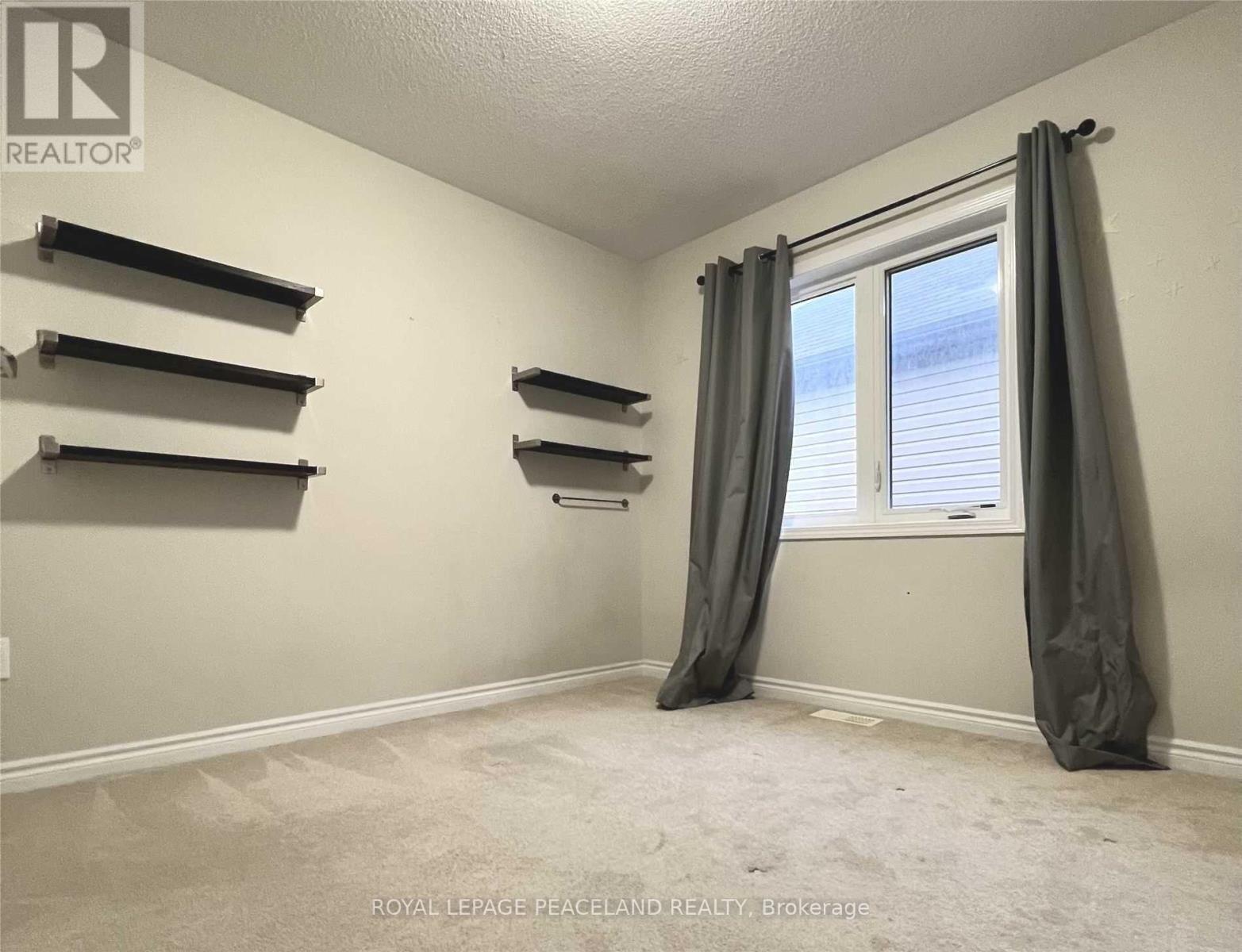 Photo 14 of 27 Leadenhall Road, Brampton ON