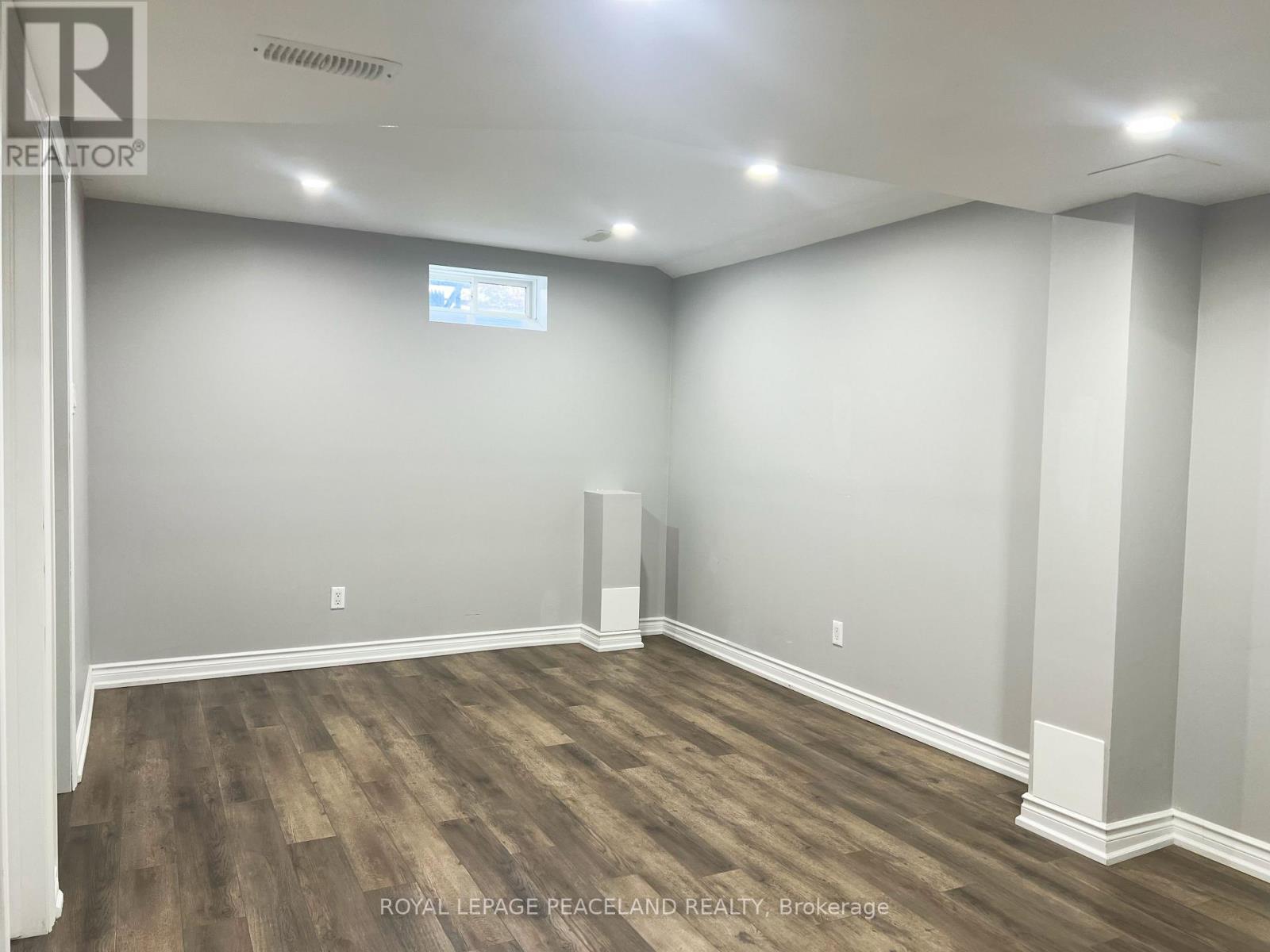 Photo 20 of 27 Leadenhall Road, Brampton ON