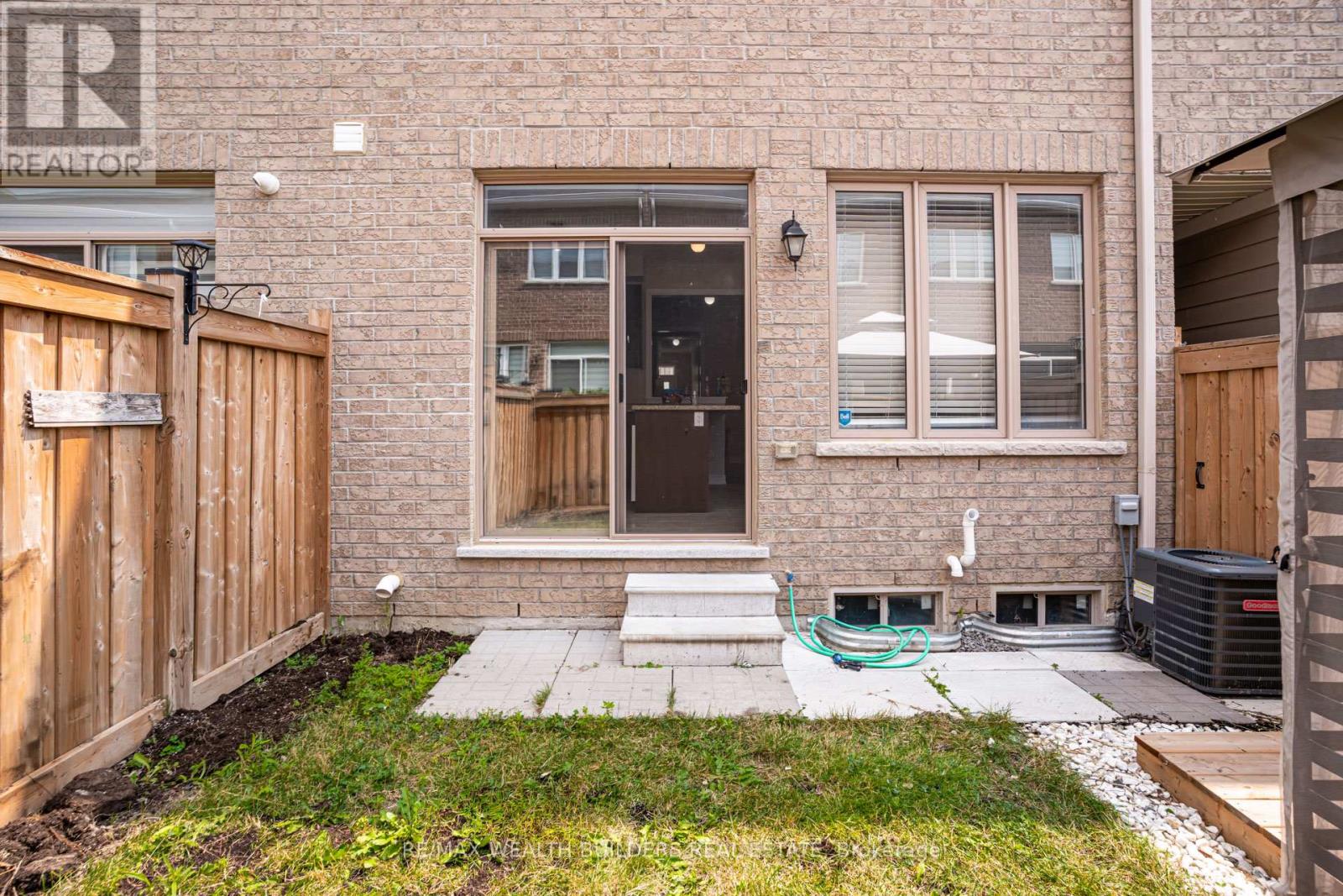 Photo 45 of 22 Goulston Street, Brampton ON