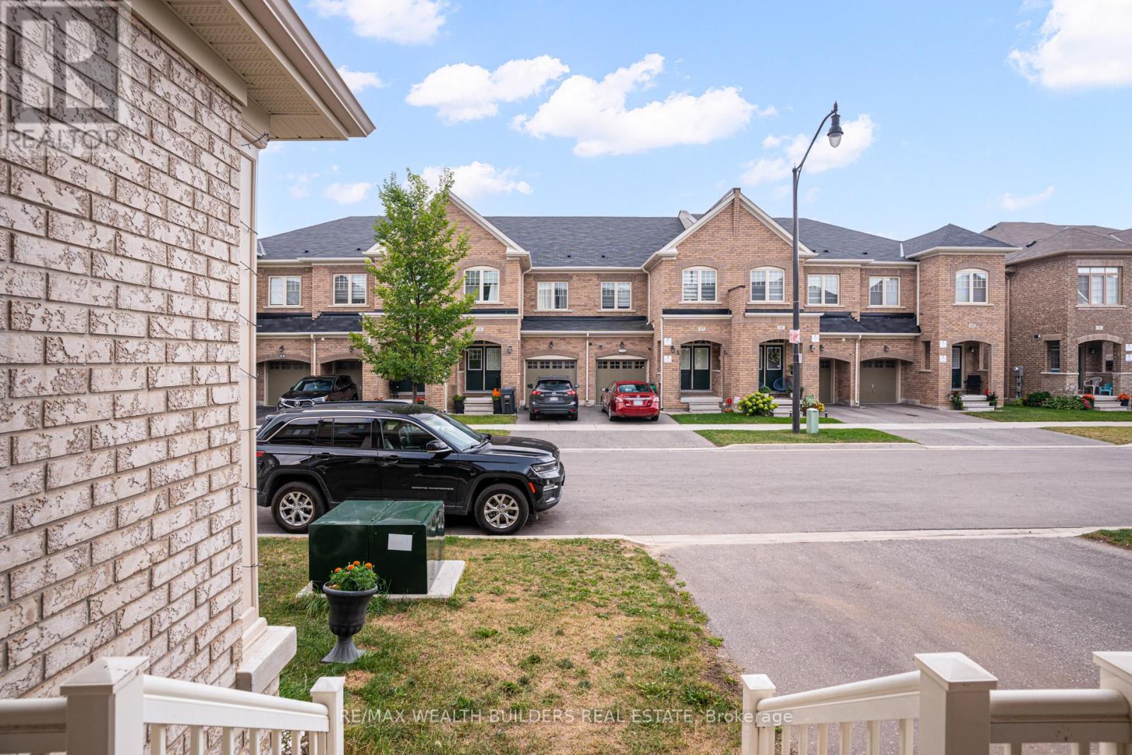 Photo 7 of 22 Goulston Street, Brampton ON