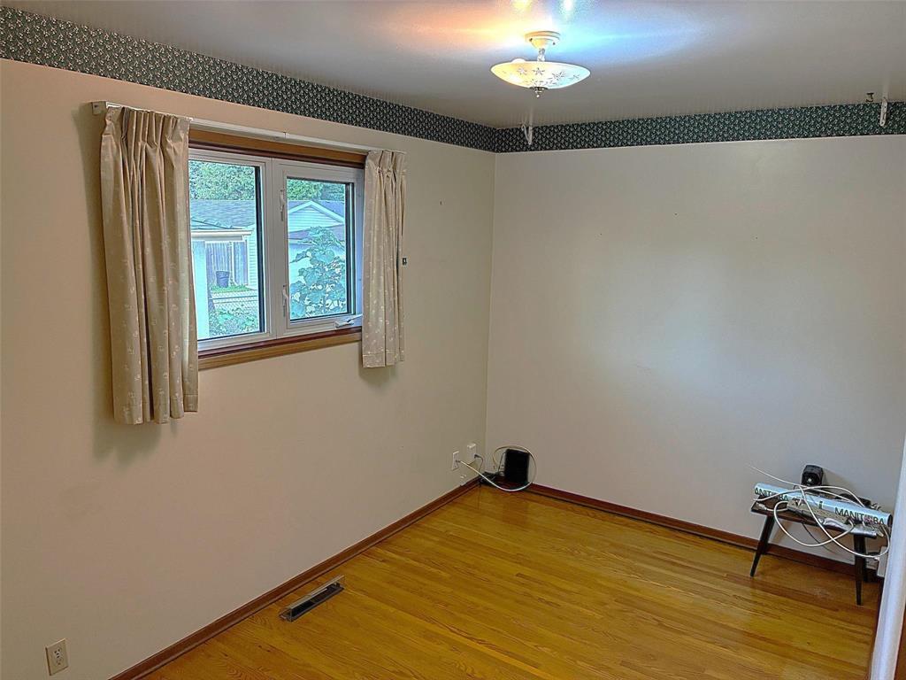 Photo 2 of 278 Bronx Avenue, Winnipeg MB