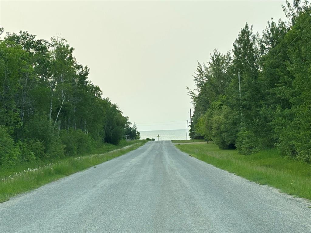 Photo 5 of 2 Bayview Crescent, Traverse Bay MB