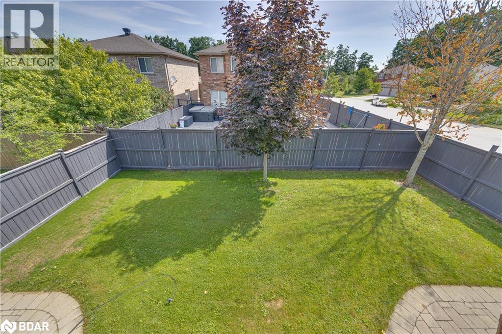 Photo 20 of 143 Crompton Drive, Barrie ON