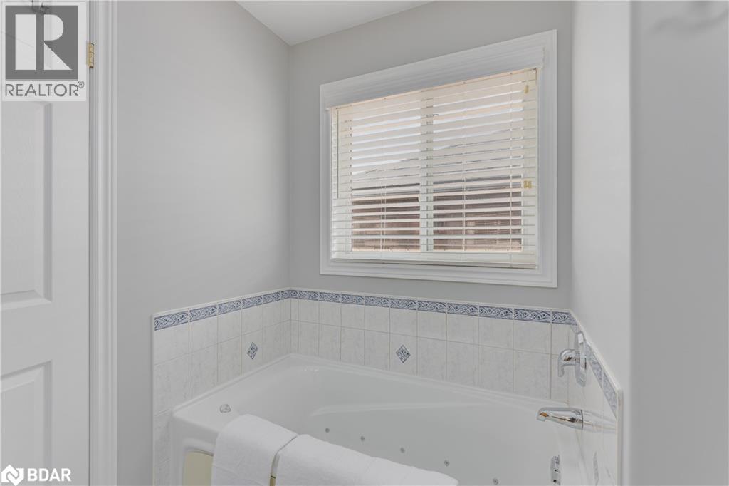 Photo 29 of 143 Crompton Drive, Barrie ON