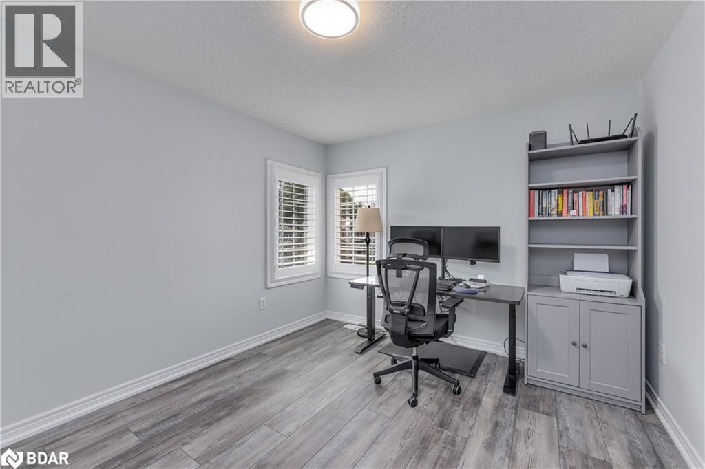 Photo 32 of 143 Crompton Drive, Barrie ON