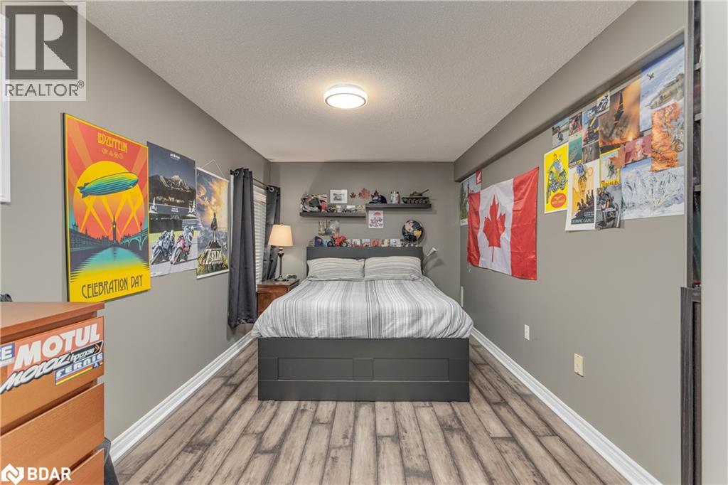 Photo 41 of 143 Crompton Drive, Barrie ON