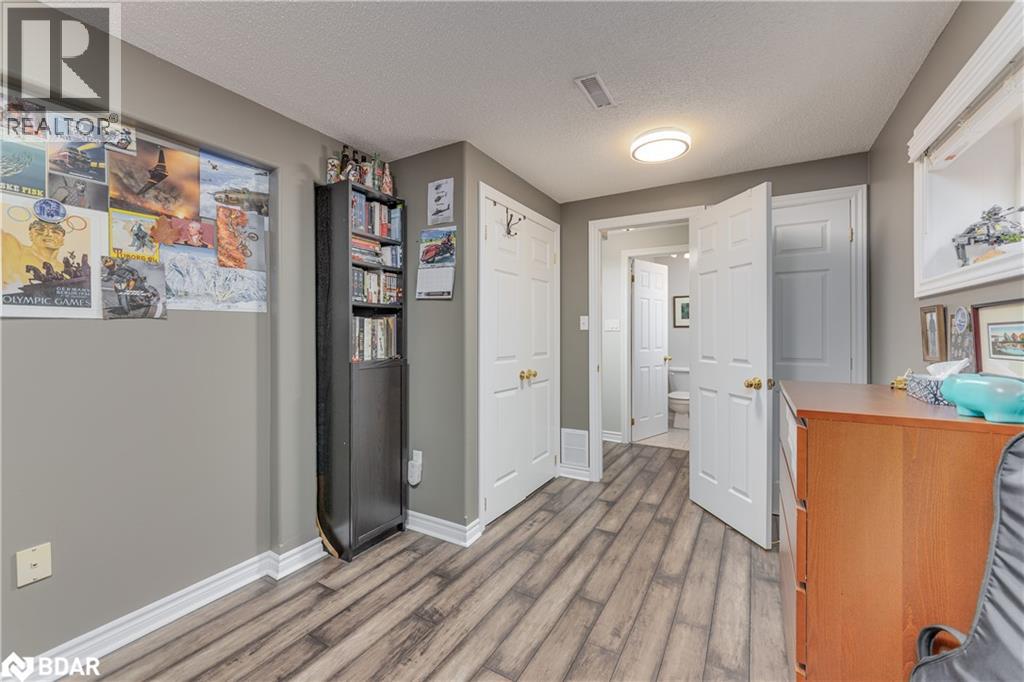 Photo 42 of 143 Crompton Drive, Barrie ON