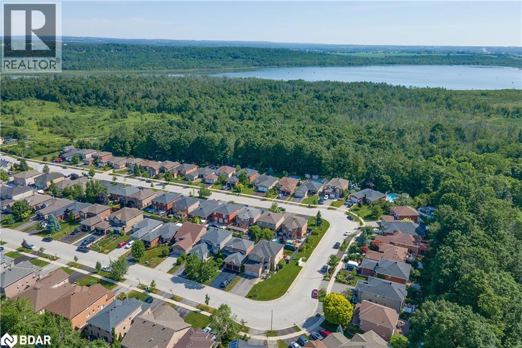 Photo 48 of 143 Crompton Drive, Barrie ON