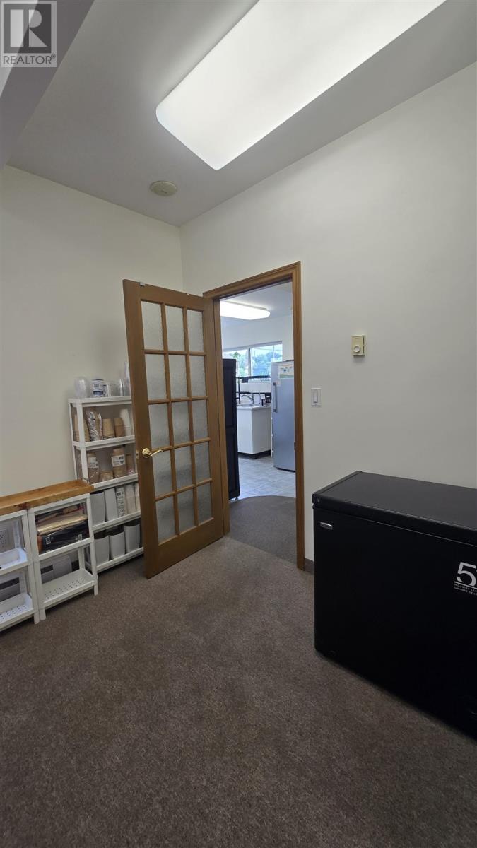 Photo 16 of 412 Albert St E, Sault Ste Marie ON