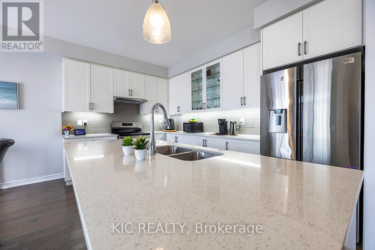 Photo 14 of 135 Woolacott Lane, Clarington ON
