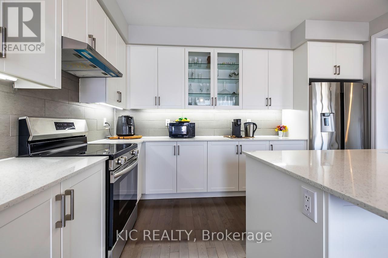 Photo 15 of 135 Woolacott Lane, Clarington ON