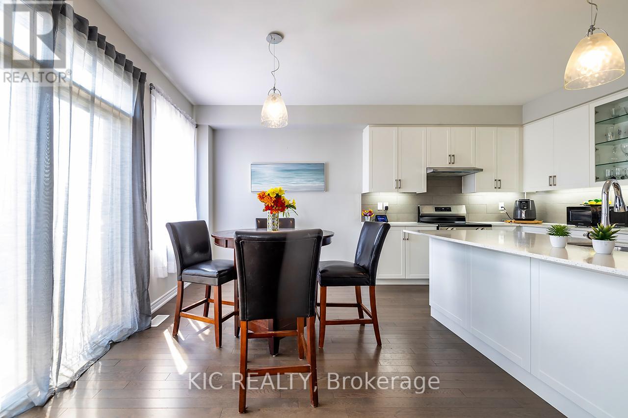 Photo 18 of 135 Woolacott Lane, Clarington ON