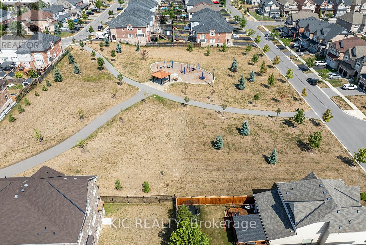 Photo 47 of 135 Woolacott Lane, Clarington ON