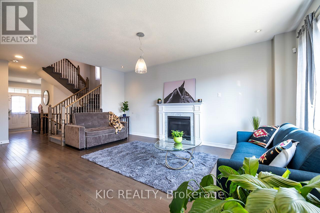 Photo 8 of 135 Woolacott Lane, Clarington ON