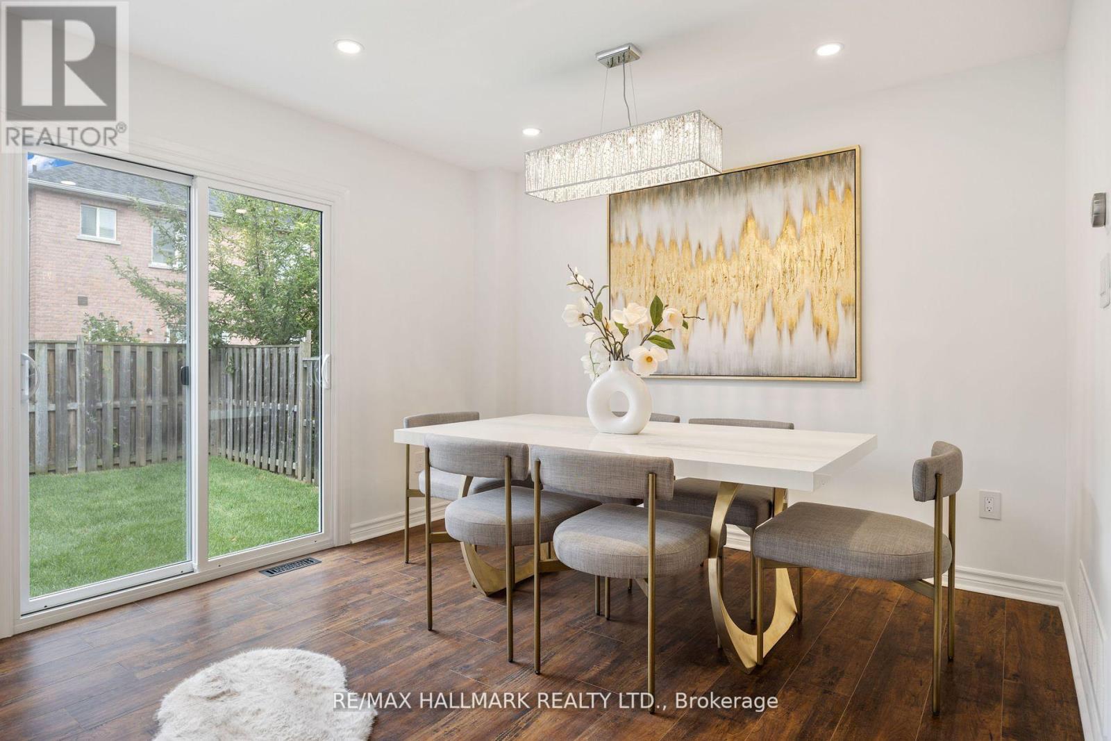 Photo 11 of 83 Matthew Boyd Crescent, Newmarket ON