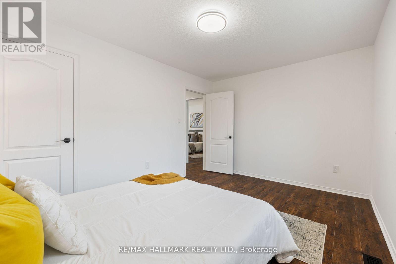Photo 16 of 83 Matthew Boyd Crescent, Newmarket ON
