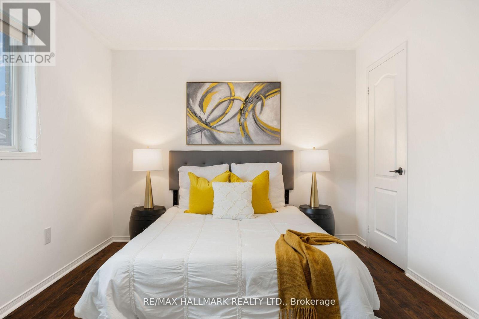 Photo 20 of 83 Matthew Boyd Crescent, Newmarket ON