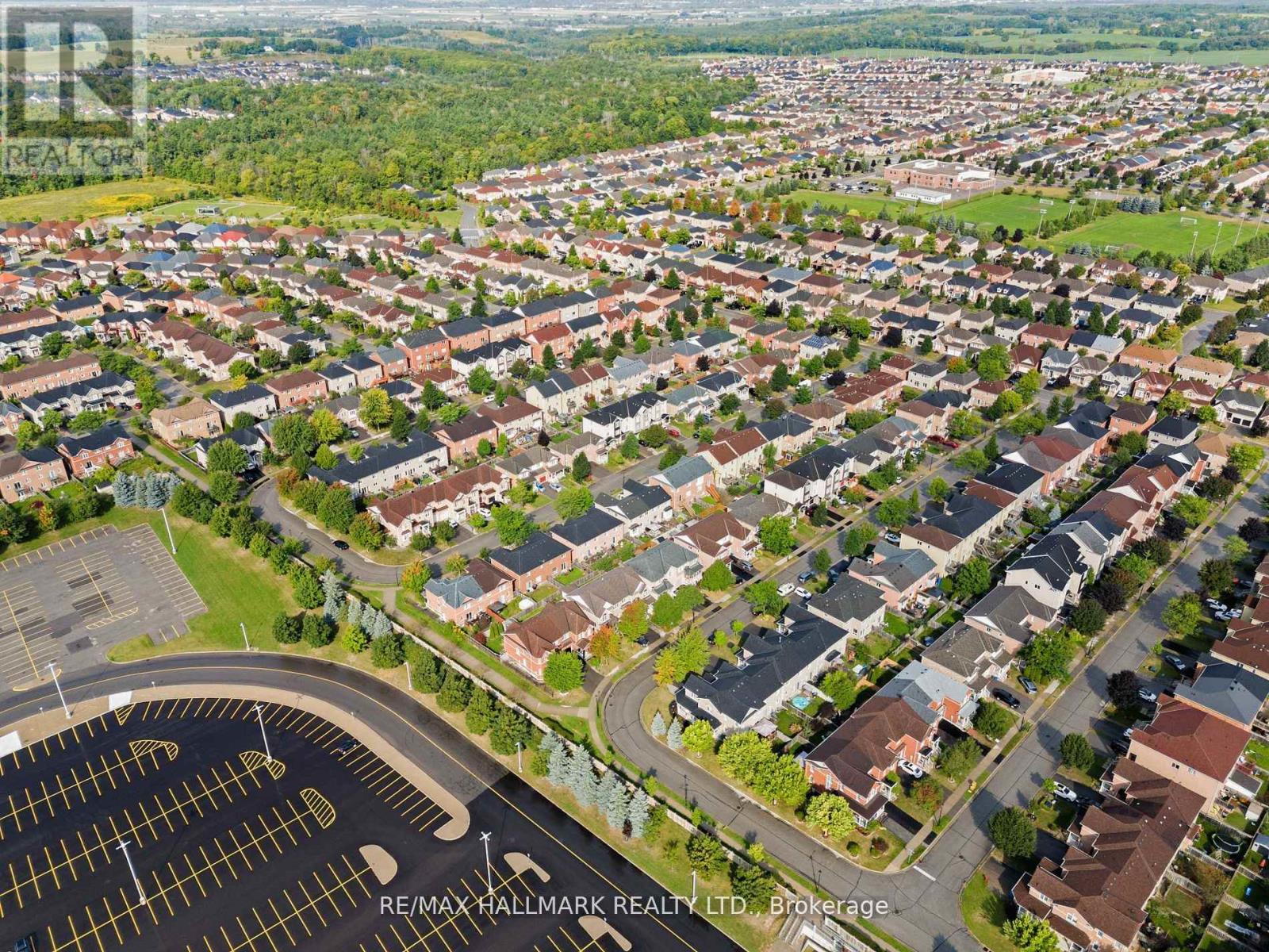 Photo 28 of 83 Matthew Boyd Crescent, Newmarket ON