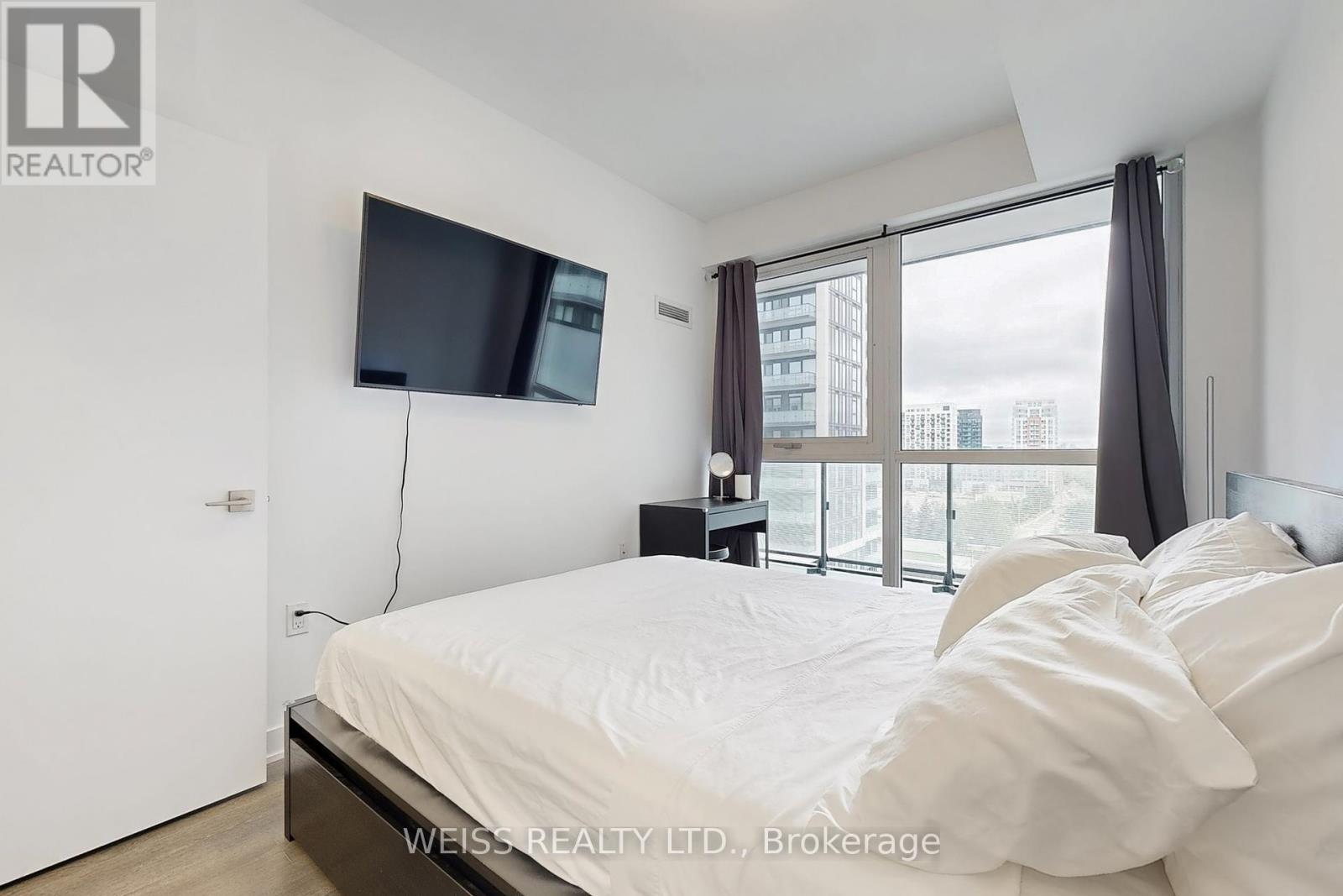 Photo 16 of 802 75 Oneida Crescent, Richmond Hill ON