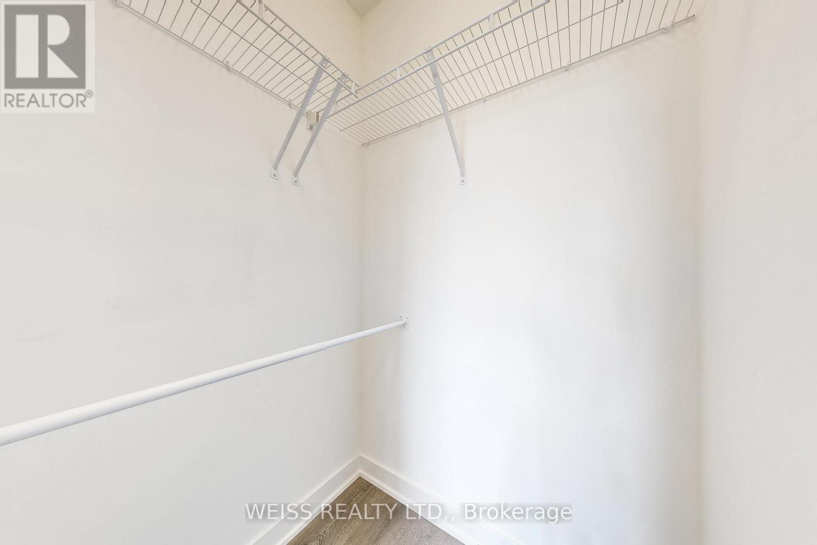 Photo 18 of 802 75 Oneida Crescent, Richmond Hill ON