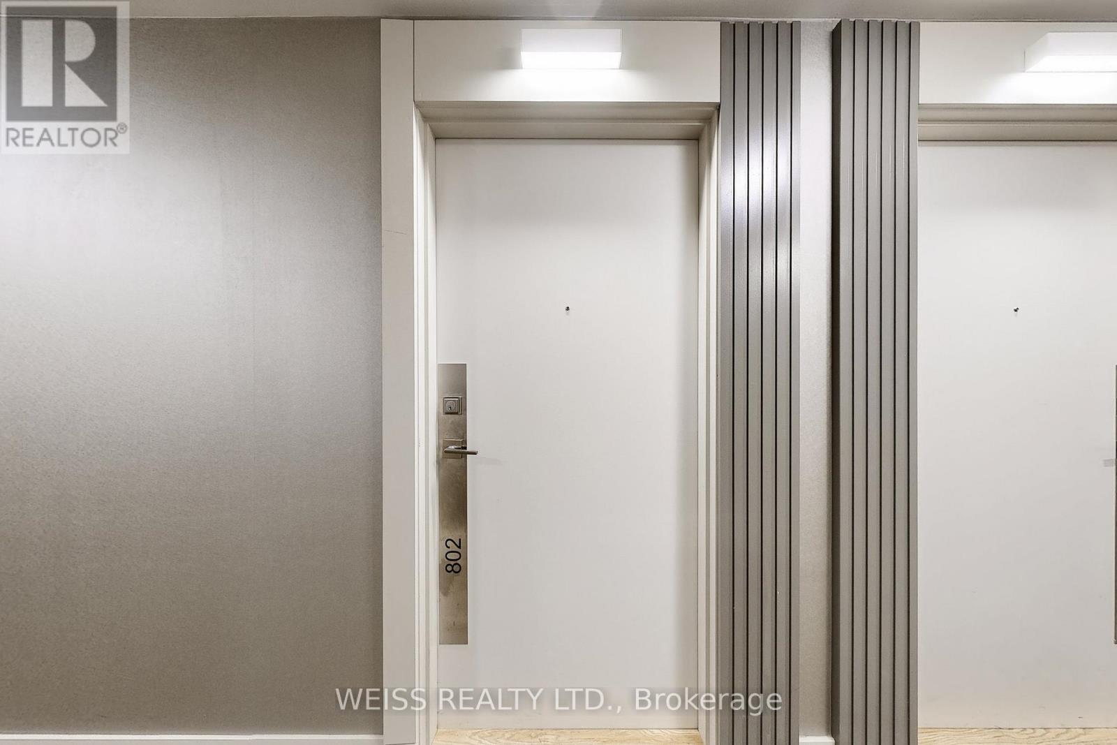 Photo 22 of 802 75 Oneida Crescent, Richmond Hill ON