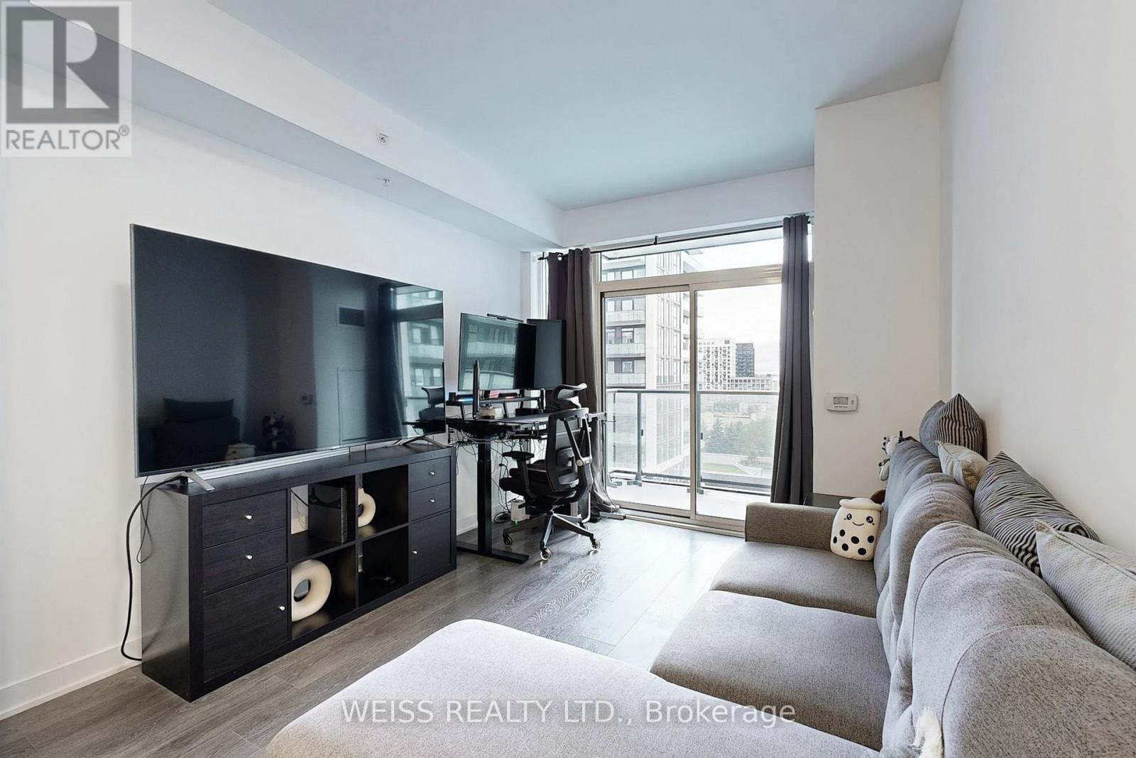 Photo 3 of 802 75 Oneida Crescent, Richmond Hill ON