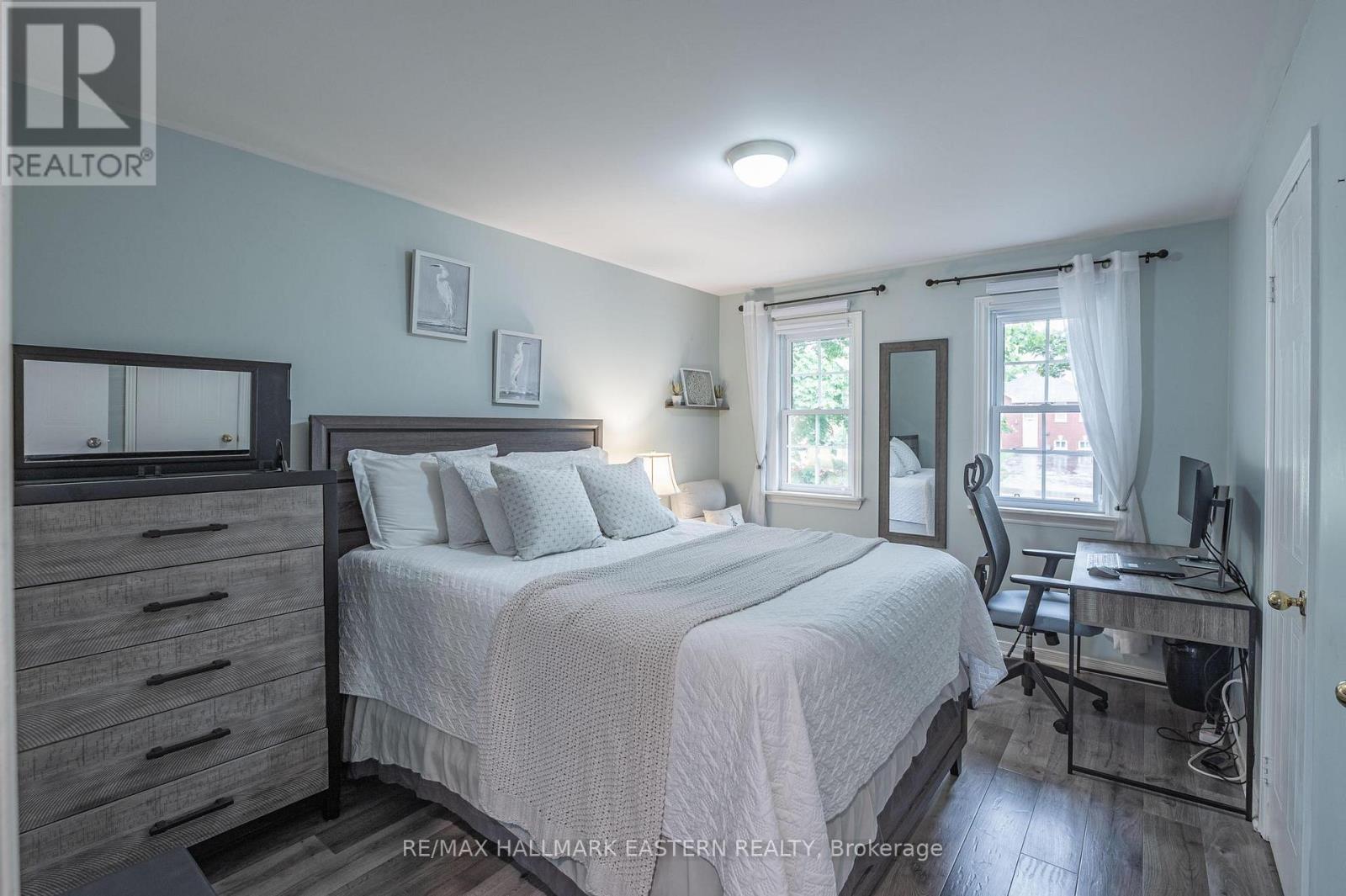 Photo 12 of 297 Towerhill Road, Peterborough North ON