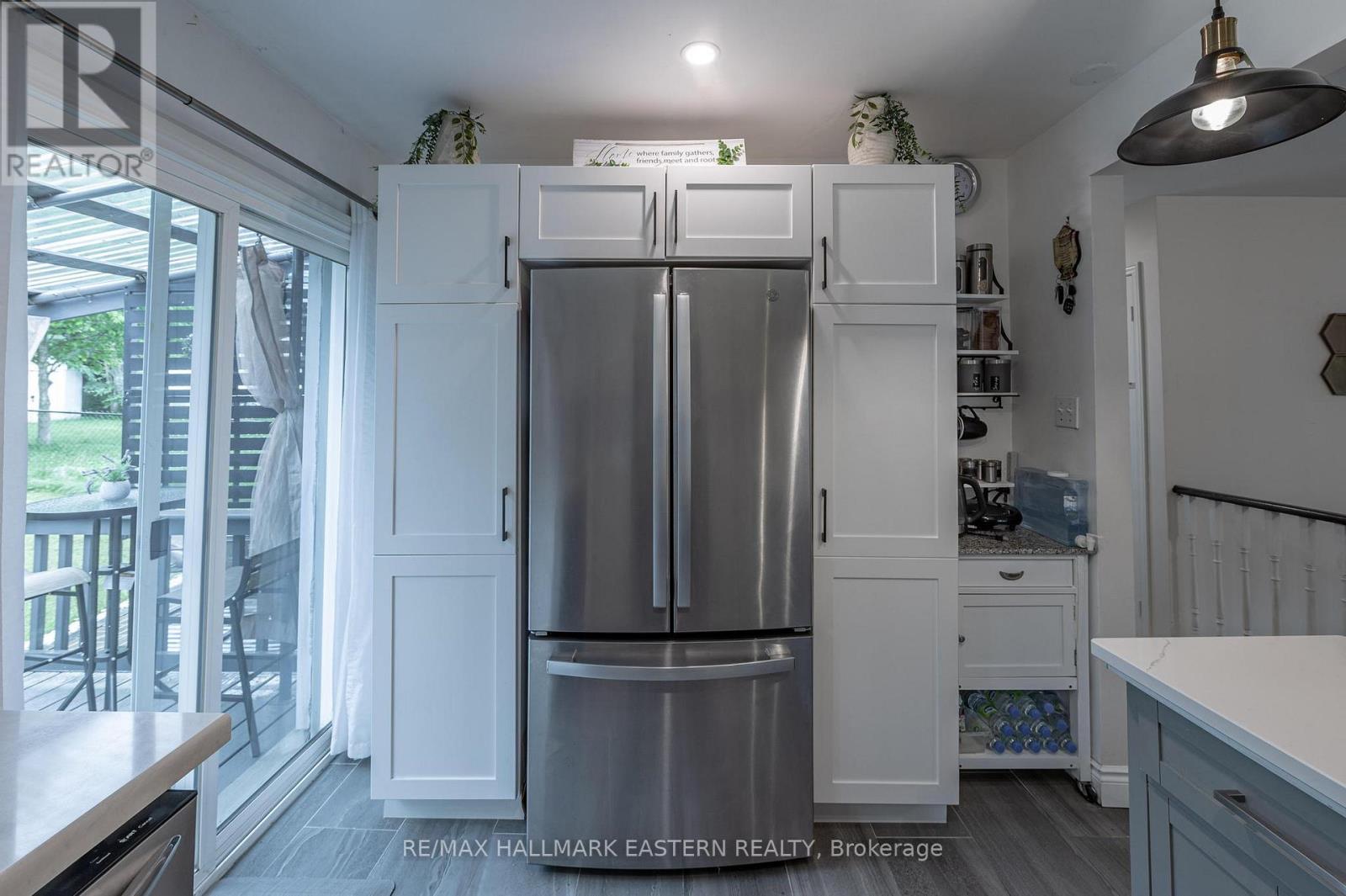 Photo 8 of 297 Towerhill Road, Peterborough North ON