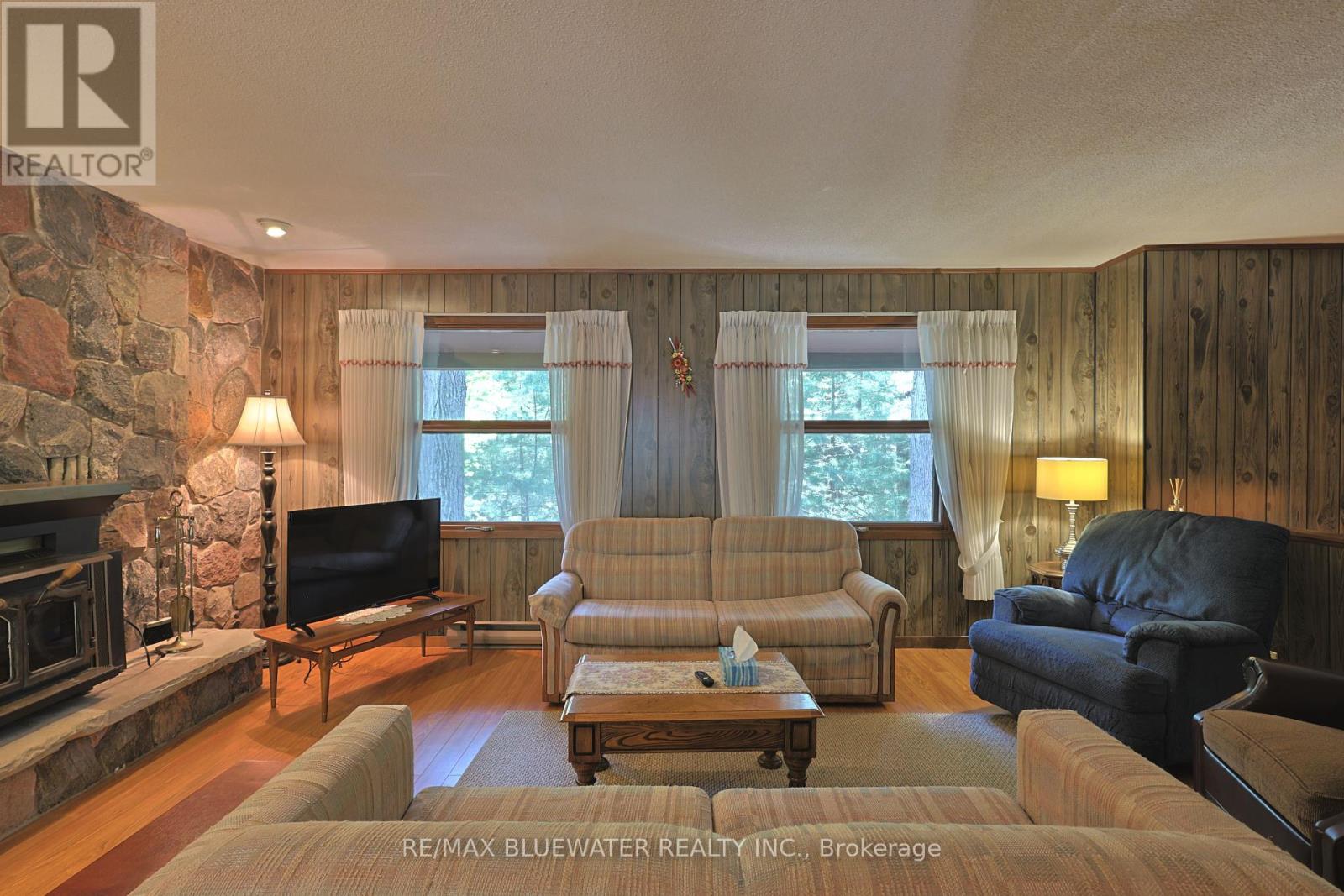 Photo 5 of 10346 Pines Parkway, Lambton Shores ON