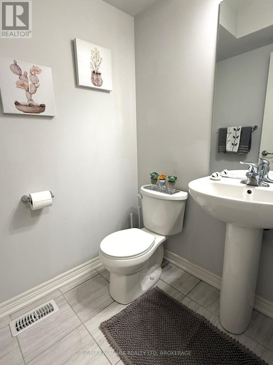 Photo 13 of 45 340 Prospect Point Road N, Fort Erie ON