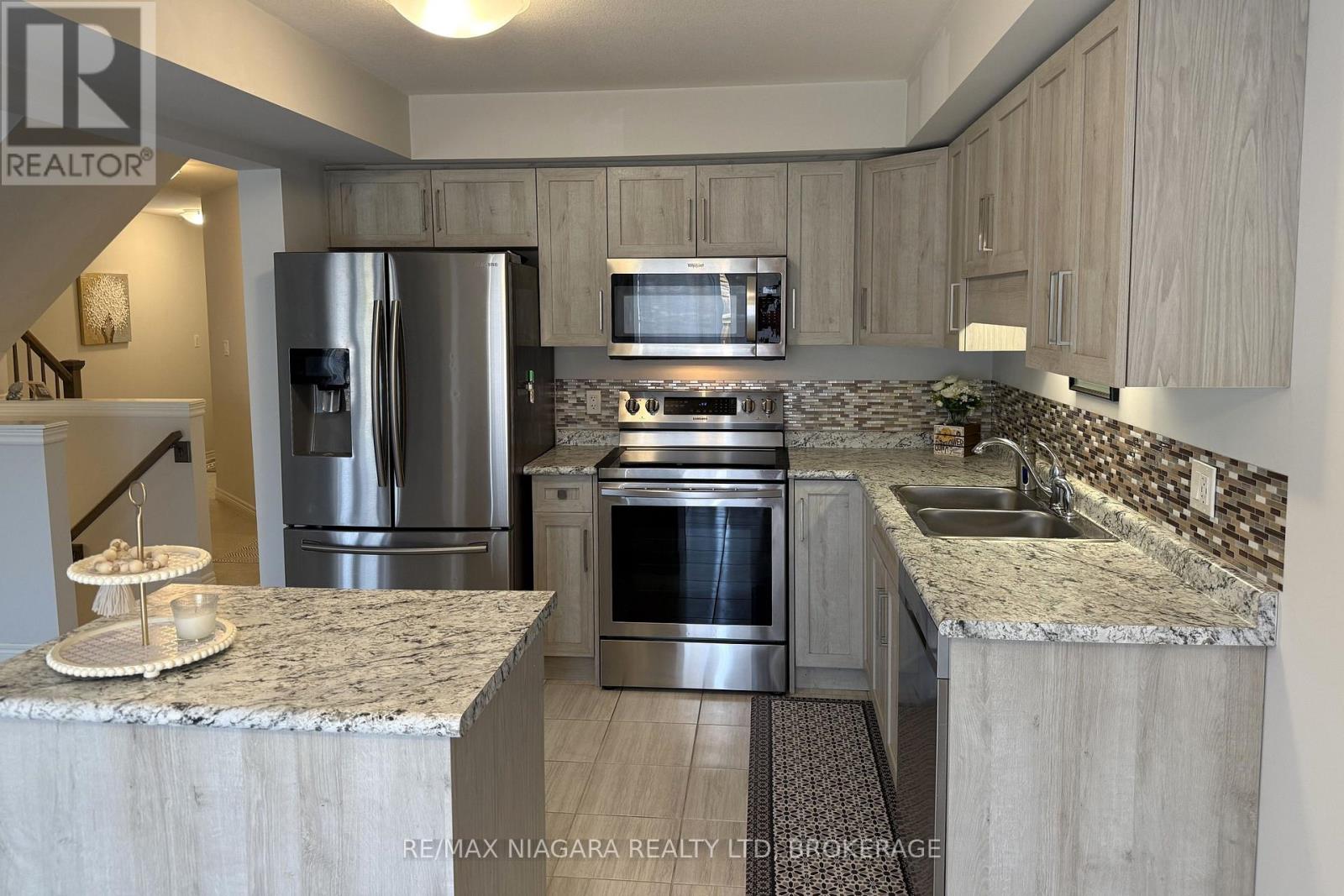 Photo 8 of 45 340 Prospect Point Road N, Fort Erie ON