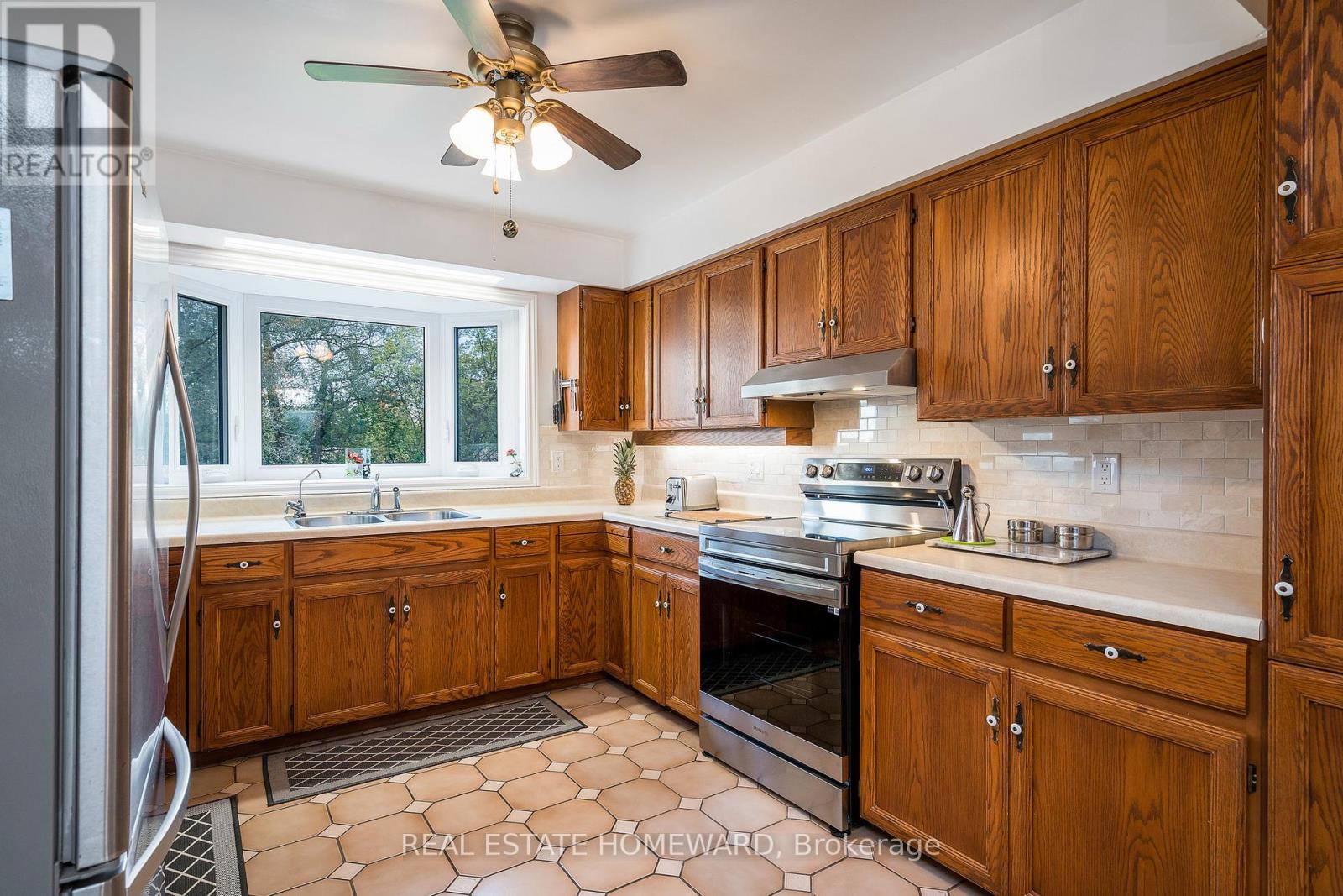 Photo 37 of 1602 County Rd 7 Road, Clearview ON