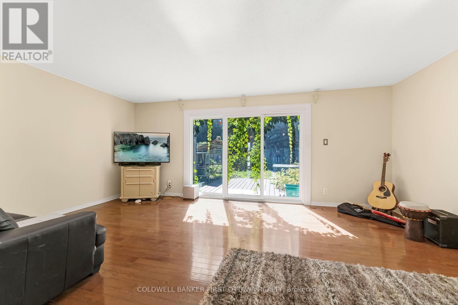 Photo 17 of 22 Monterey Drive, Ottawa ON