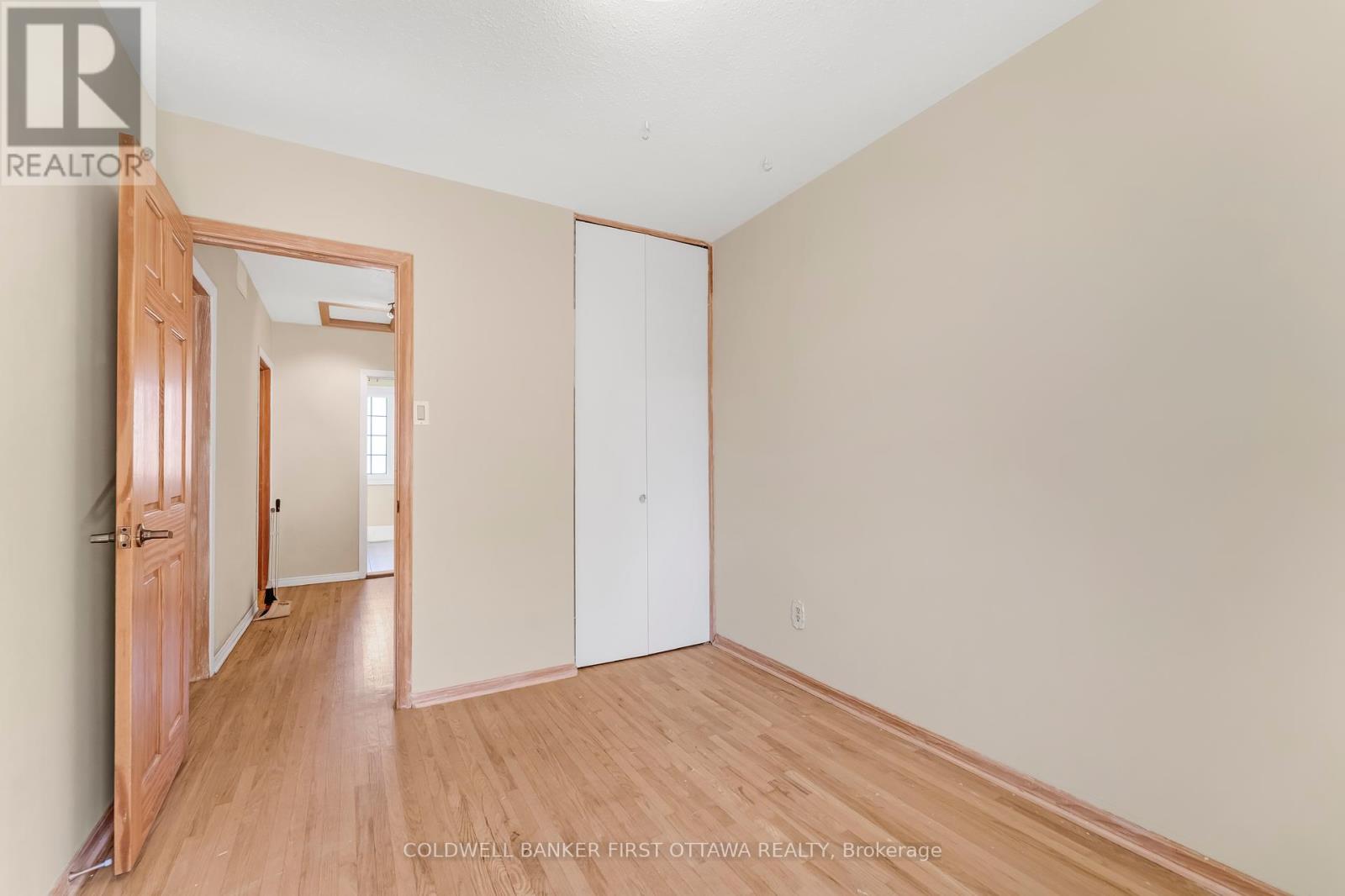 Photo 3 of 22 Monterey Drive, Ottawa ON