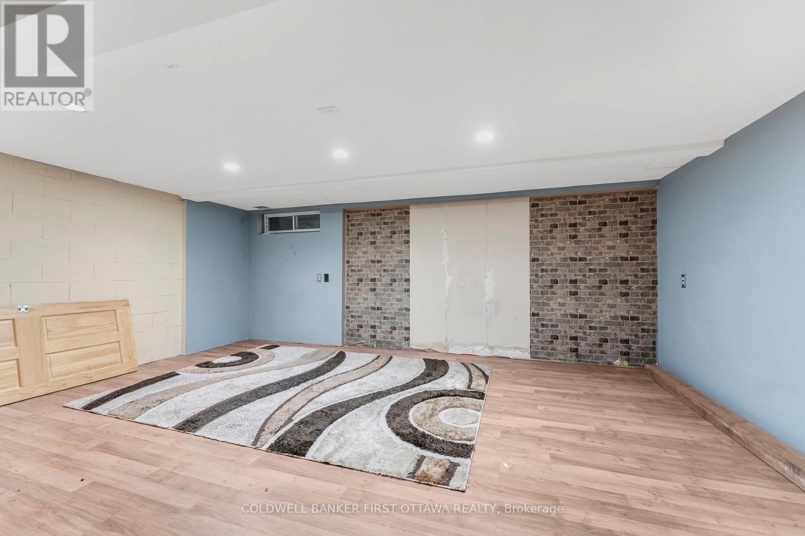 Photo 5 of 22 Monterey Drive, Ottawa ON