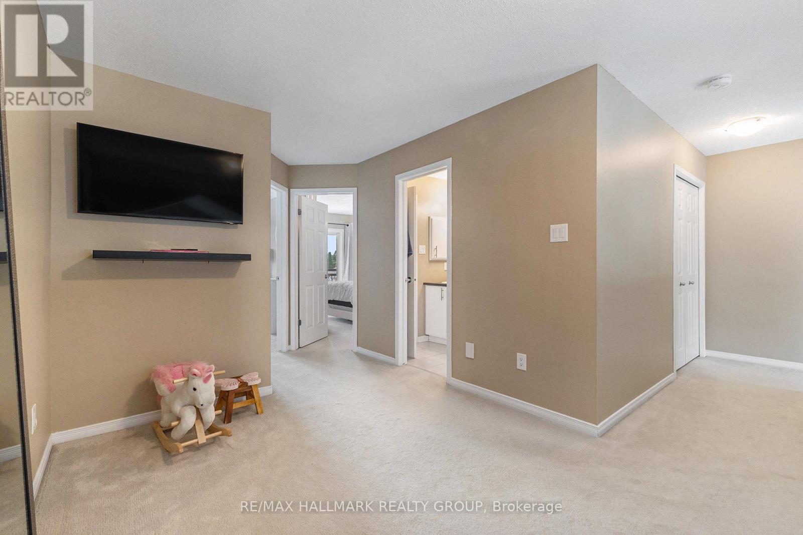 Photo 16 of 327 Galston Private, Ottawa ON