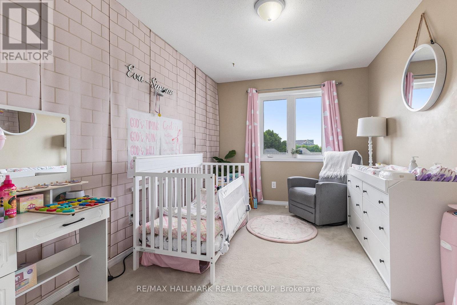 Photo 20 of 327 Galston Private, Ottawa ON