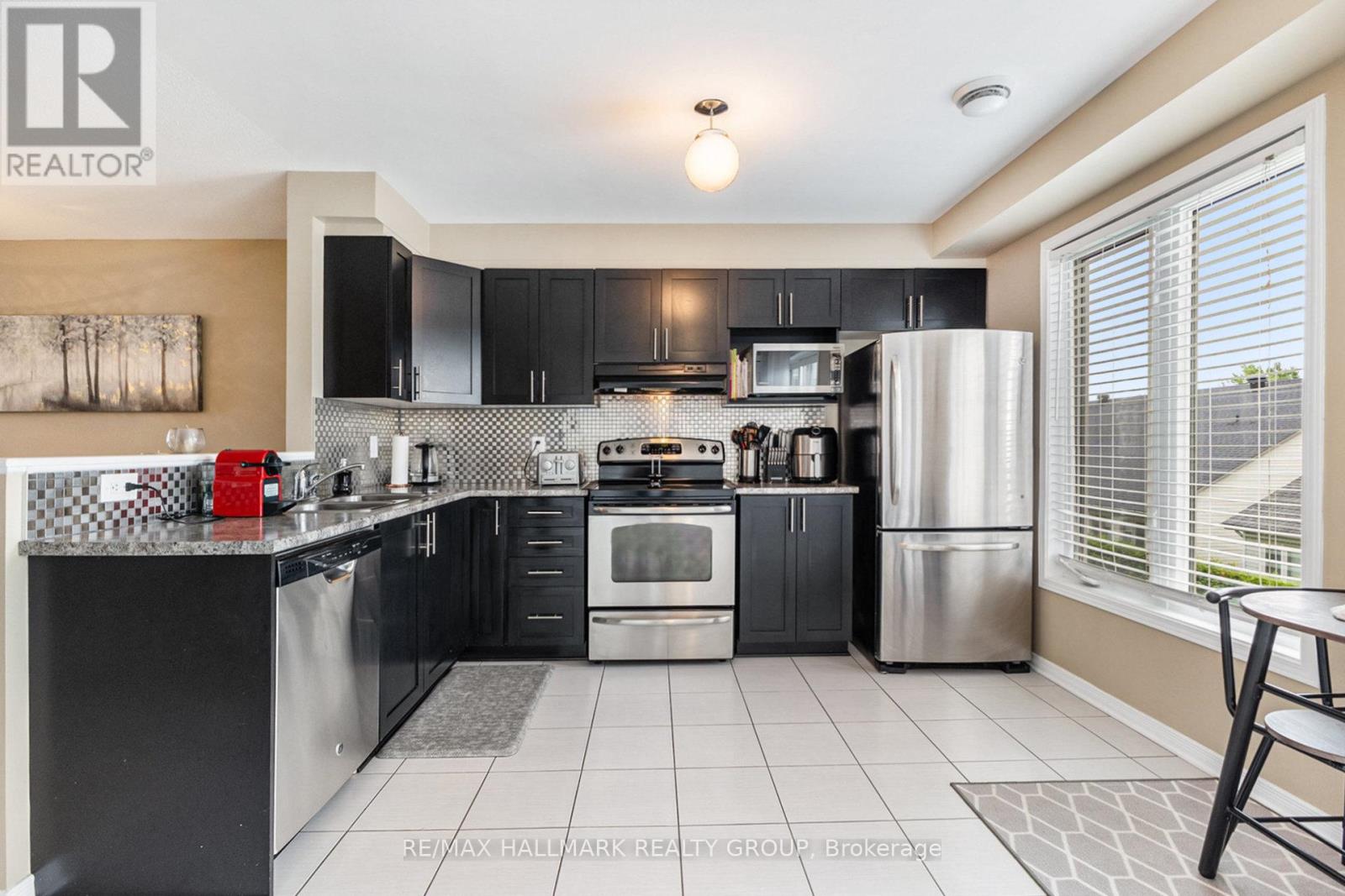 Photo 9 of 327 Galston Private, Ottawa ON