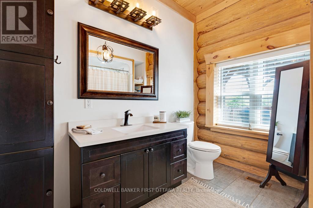 Photo 33 of 473 Ennis Road, Tay Valley ON