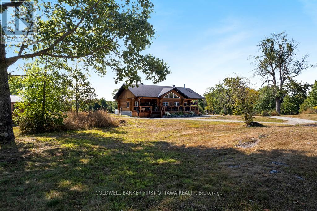 Photo 4 of 473 Ennis Road, Tay Valley ON