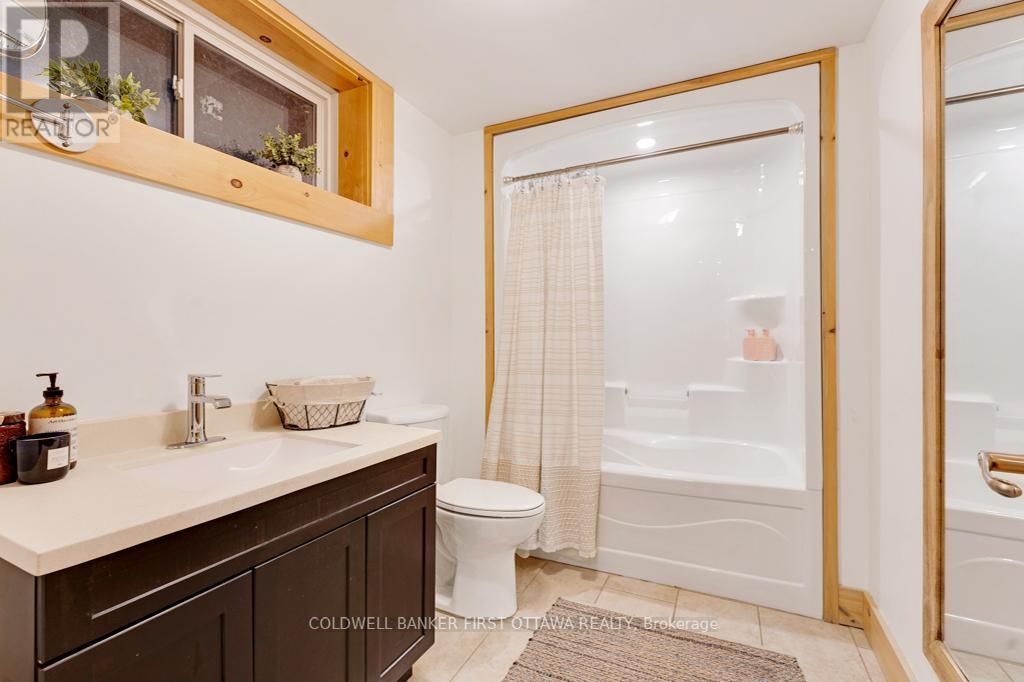 Photo 42 of 473 Ennis Road, Tay Valley ON