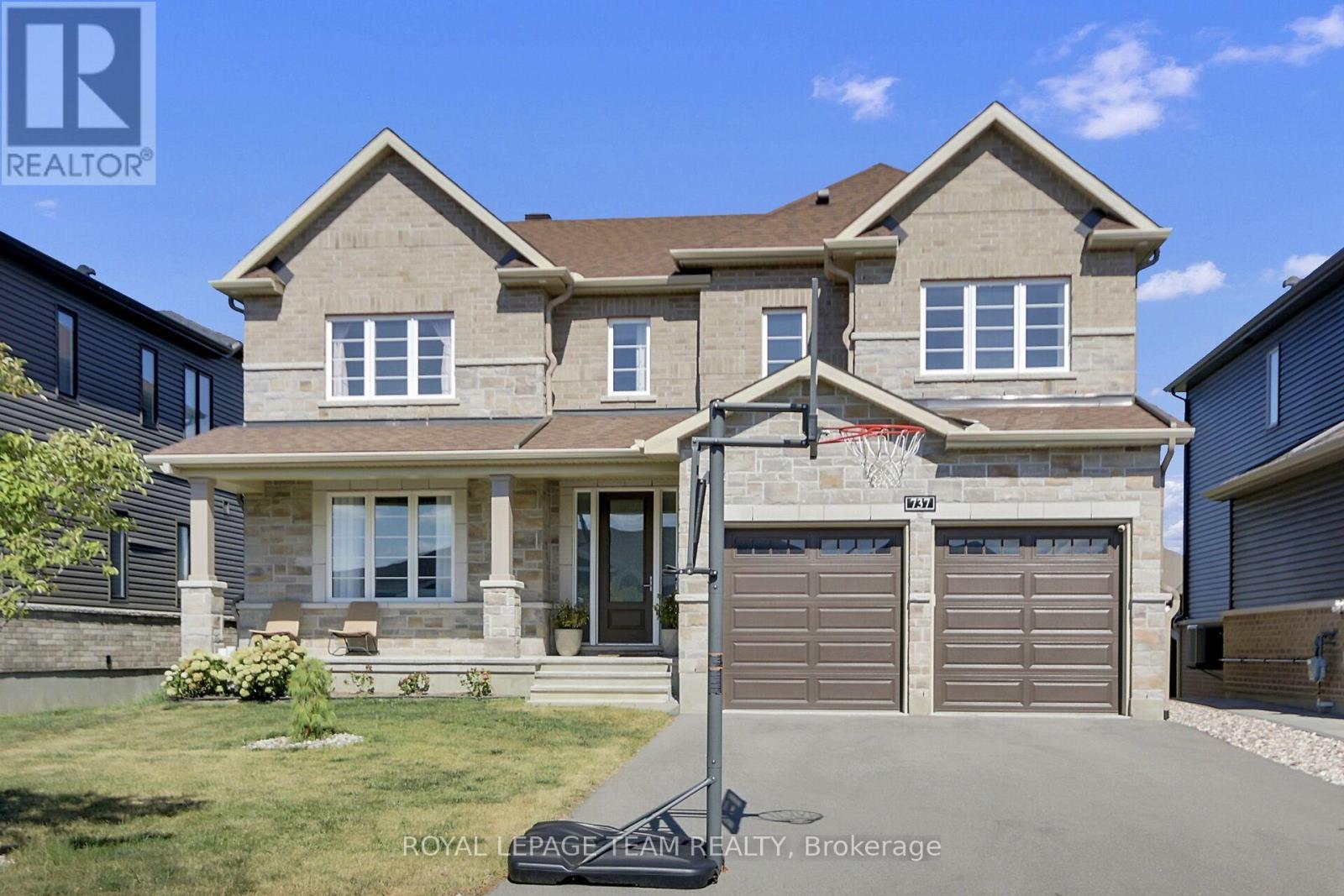 Double Garage w/convenient inside entry.