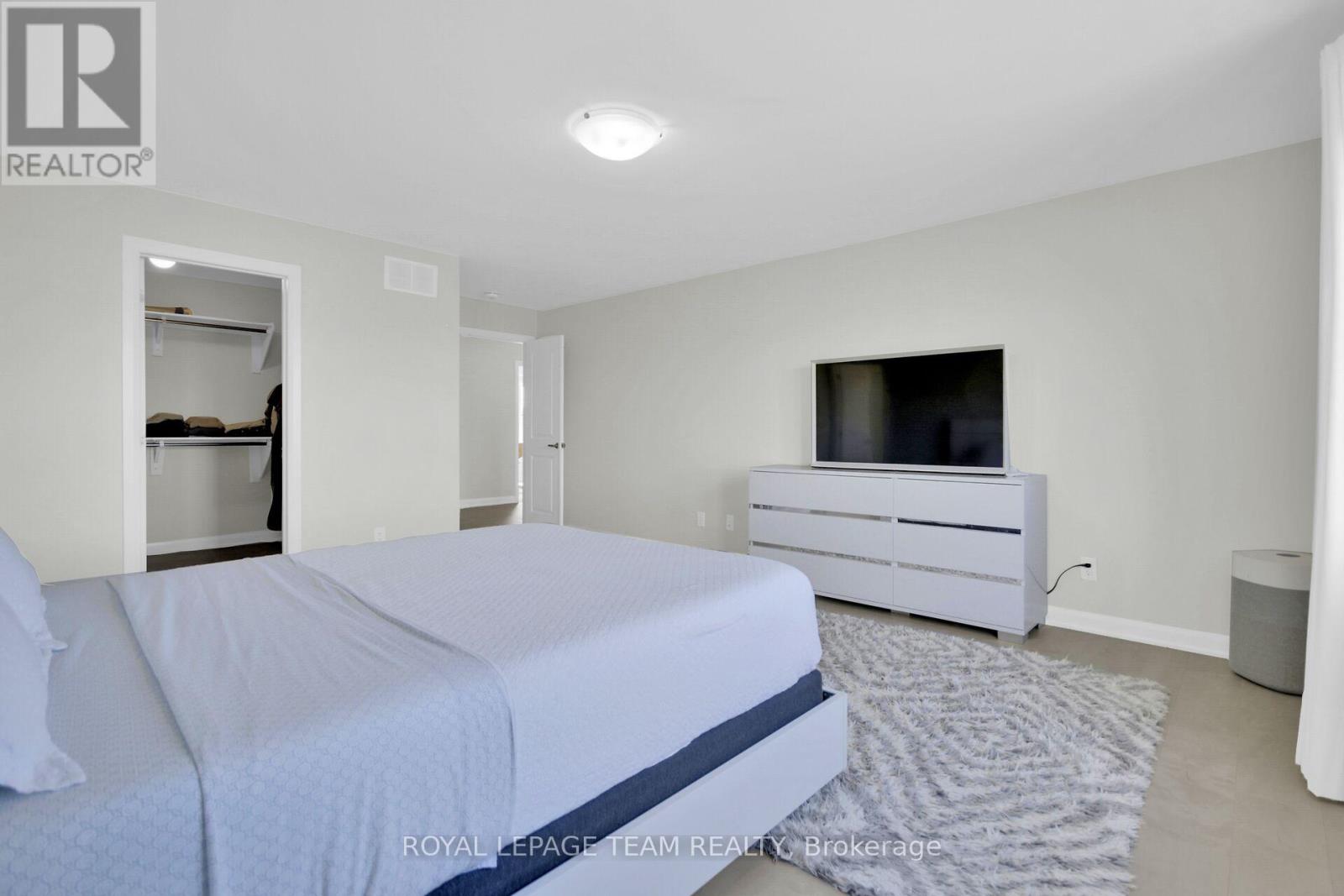Photo 26 of 737 Coast Circle, Ottawa ON