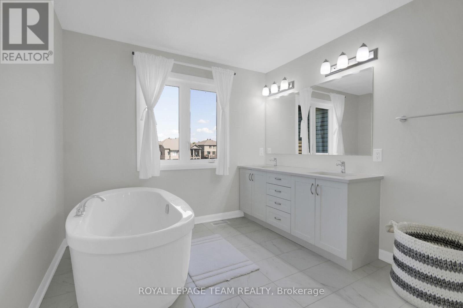 Photo 27 of 737 Coast Circle, Ottawa ON