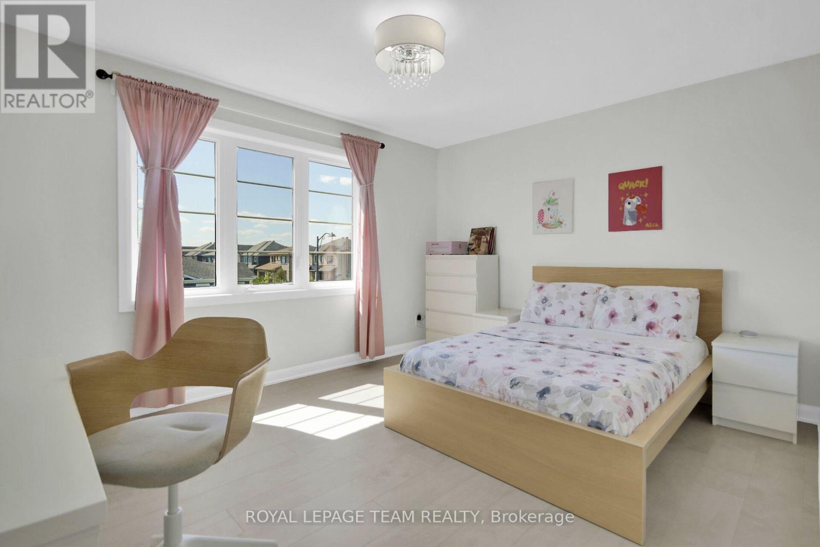 Photo 28 of 737 Coast Circle, Ottawa ON